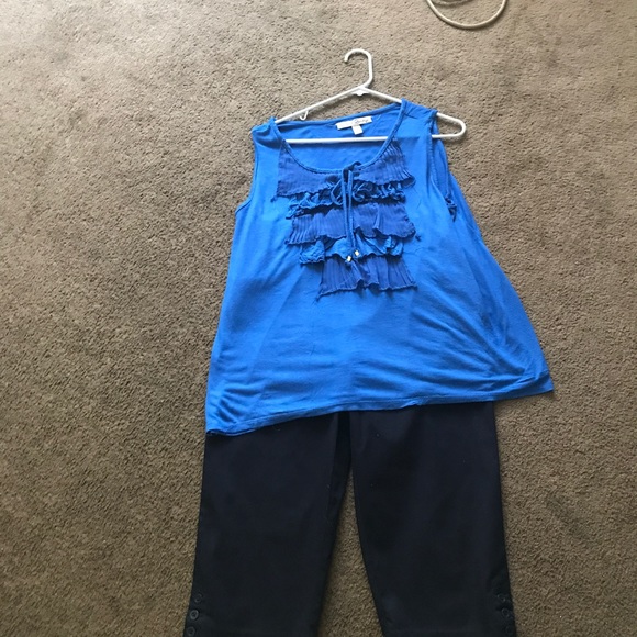 Blue capris - Picture 3 of 3